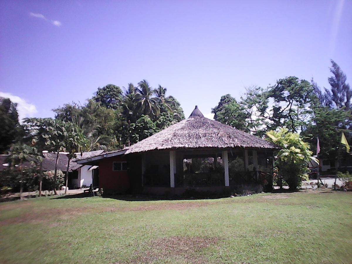 فندق Gazebo Pools And Restaurant Cabadbaran المظهر الخارجي الصورة