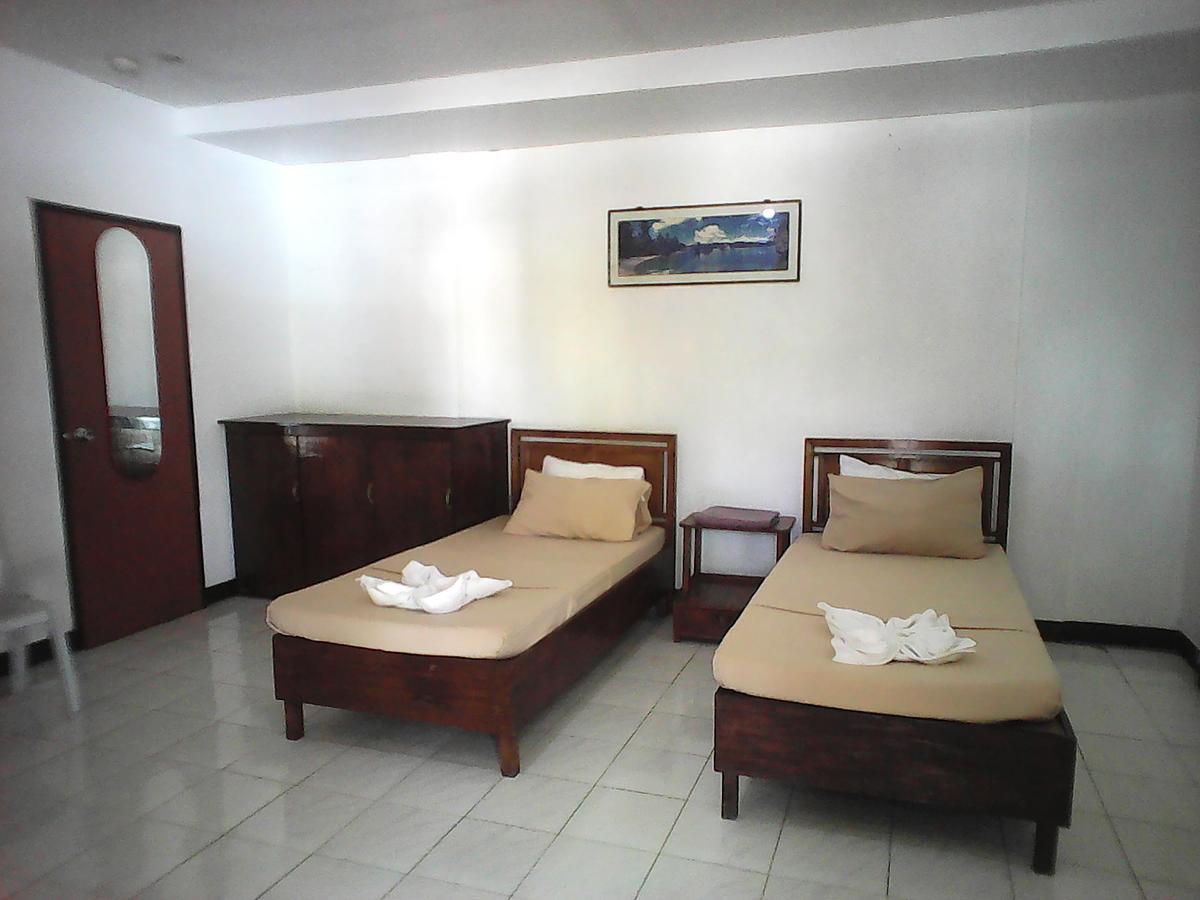 فندق Gazebo Pools And Restaurant Cabadbaran المظهر الخارجي الصورة