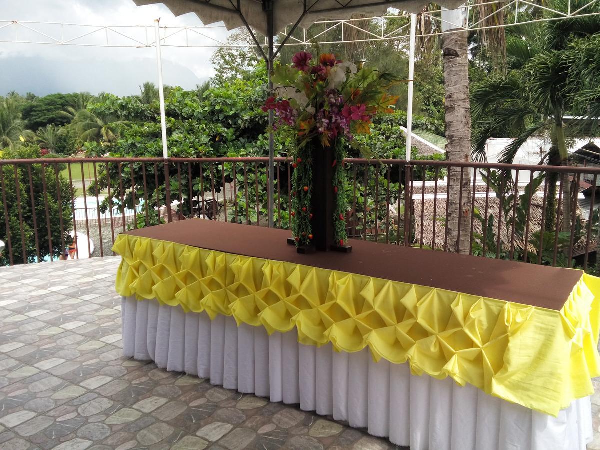 فندق Gazebo Pools And Restaurant Cabadbaran المظهر الخارجي الصورة