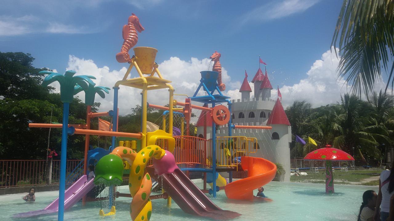 فندق Gazebo Pools And Restaurant Cabadbaran المظهر الخارجي الصورة